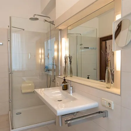 Neu - 4 Zimmer, 4 Betten, 5 Min Zum Hbf, Terrasse, 160Qm Augsburg Exterior photo