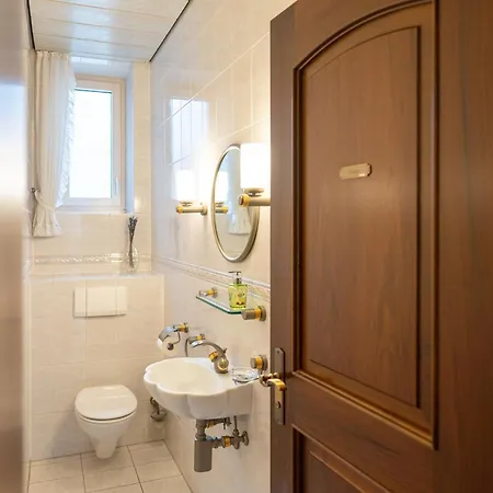 Neu - 4 Zimmer, 4 Betten, 5 Min Zum Hbf, Terrasse, 160Qm Augsburg Exterior photo