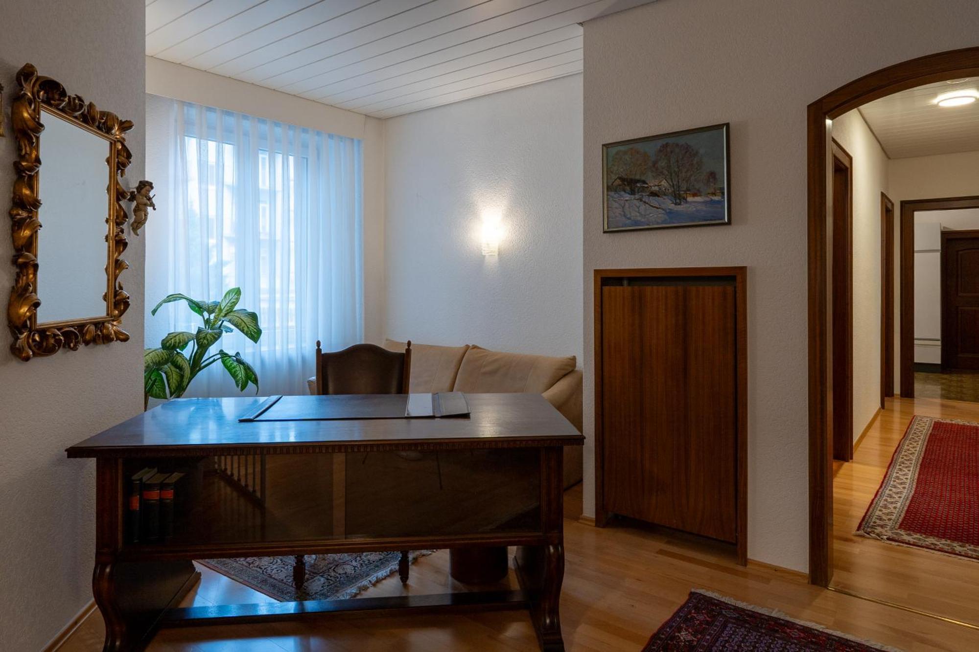 Apartment Neu - 4 Zimmer, 4 Betten, 5 Min Zum Hbf, Terrasse, 160qm *