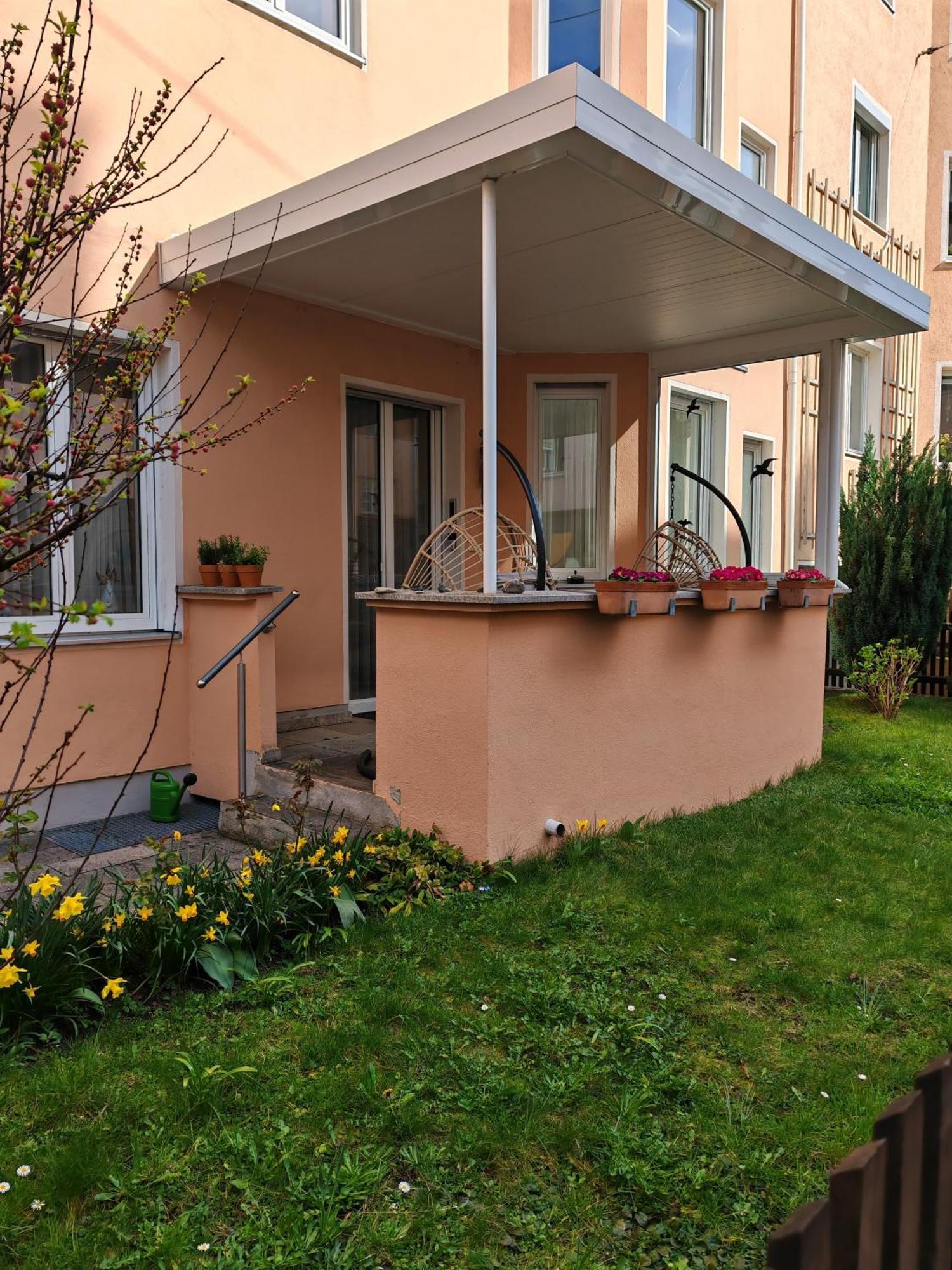 Neu - 4 Zimmer, 4 Betten, 5 Min Zum Hbf, Terrasse, 160qm Apartment Augsburg